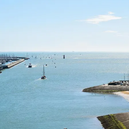 Apartment 1 Bedroom In *